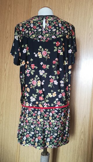 Vestido Nuevo negro con flores talla 42