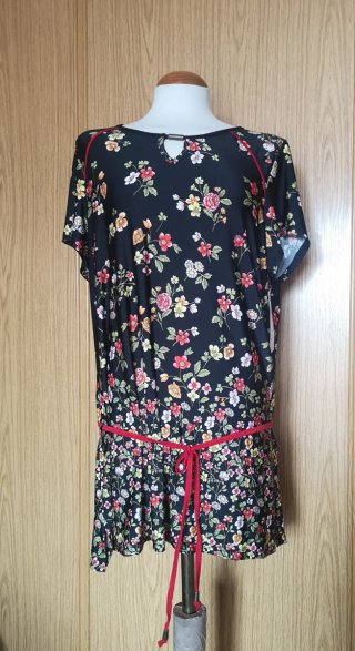 Vestido Nuevo negro con flores talla 42