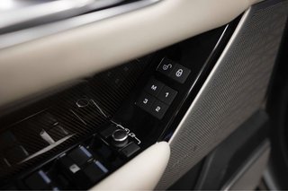 Range Rover Velar First Edition 3.0 D300CV FULL