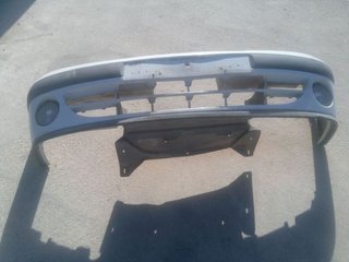 PARAGOLPES DELANTERO RENAULT MEGANE I CLASSIC (LA0) 1.9 D Europa