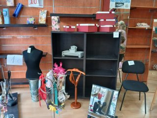 Mobiliario Tienda cristal/Marrón....