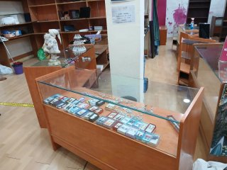 Mobiliario Tienda cristal/Marrón....