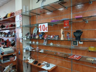 Mobiliario Tienda cristal/Marrón....