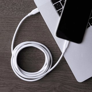 Cavo USB-2.0 Amazon Basics da tipo C a Lightning, 1.8 m, bianco