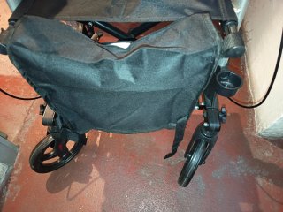 Andador plegable con asiento