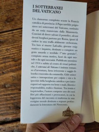 Romanzo " I Sotterranei del Vaticano"