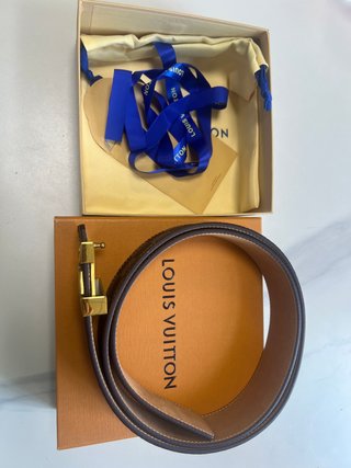 Cinturón Louis Vuitton Hebilla LV Dorada