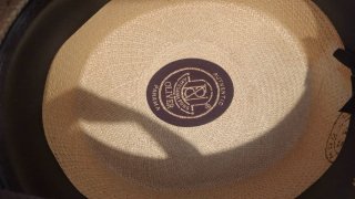 Sombrero de paja de ala ancha