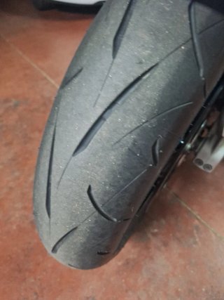 BMW F800R SPORT,Blanca y Roja
