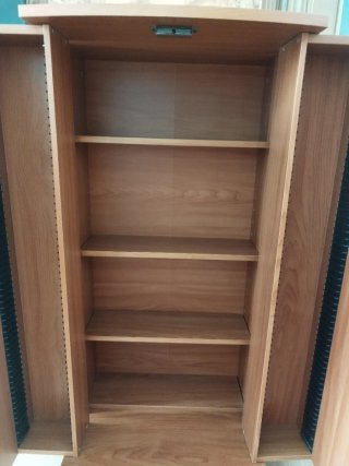 Mueble madera para CDs