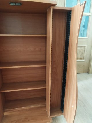 Mueble madera para CDs
