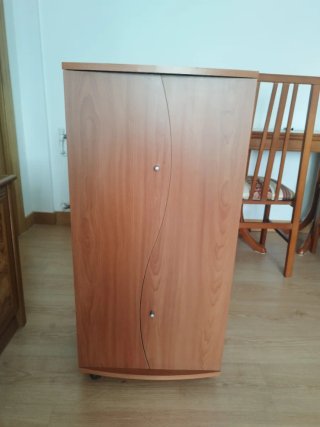 Mueble madera para CDs
