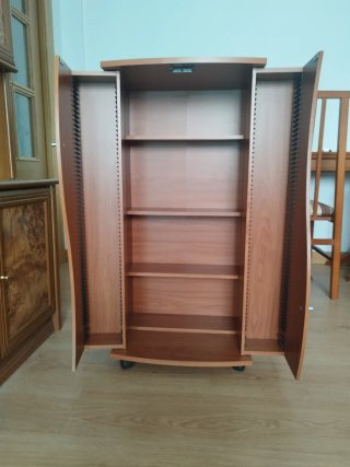 Mueble madera para CDs