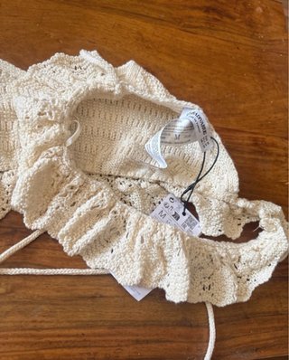 Top crochet volantes beige/blanco talla única