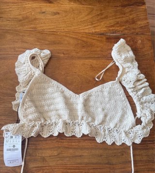 Top crochet volantes beige/blanco talla única