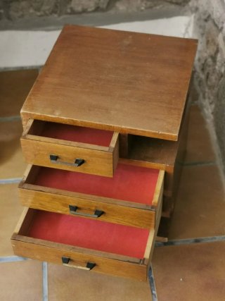 Mesita de noche rústica de madera