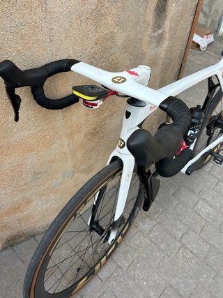 Bicicleta de carretera blanca