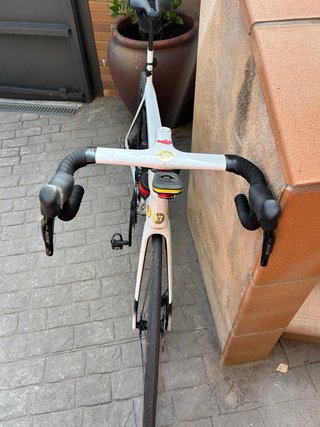 Bicicleta de carretera blanca