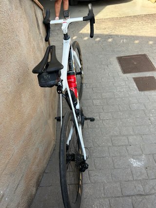 Bicicleta de carretera blanca