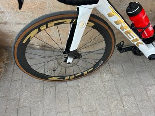 Bicicleta de carretera blanca