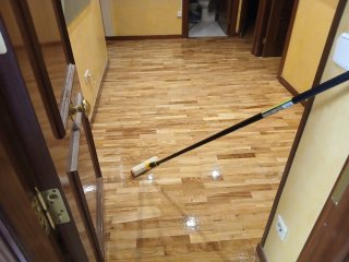 Servicios de lijado, barnizado y colocación