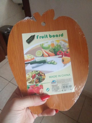 Tagliere in legno a forma di mela