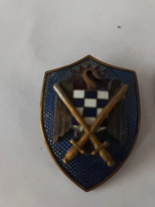2 Insignias Milicias Universitarias