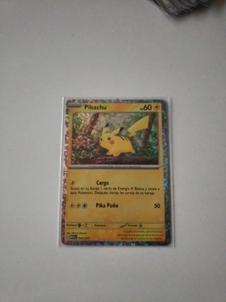 Carta Pokémon Pikachu Básico 002/015