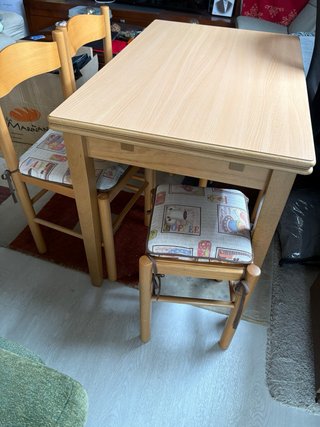 Mesa y 4 sillas de cocina madera