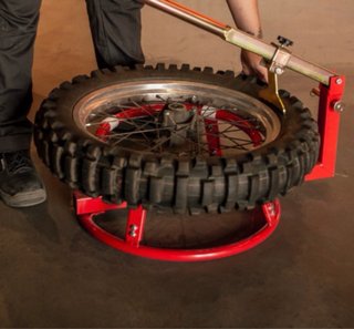 Montaje y Equilibrado de Neumáticos de Moto⁠