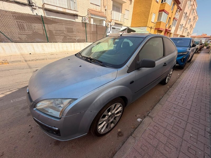 Ford Focus 2005 - foto 1