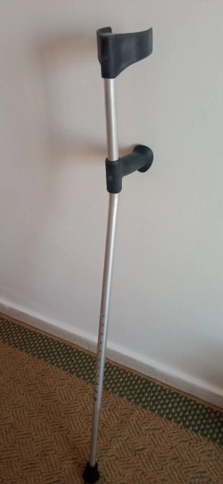 Muleta ortopédica ajustable