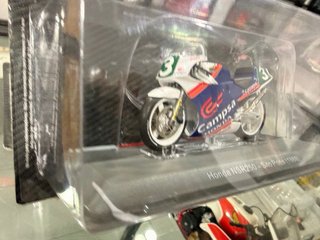 Honda NSR250 - Sito Pons (1988) 1/18 MotoGp