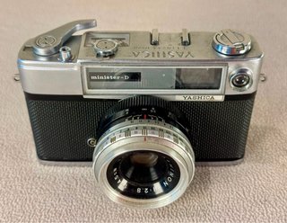 Yashica Minister-D Cámara Analógica