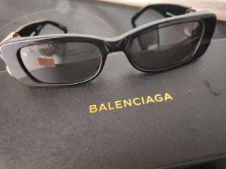 Occhiali da sole Balenciaga unisex neri e oro