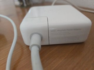 Apple iPad Air, MacBook Pro y Magic Mouse 2