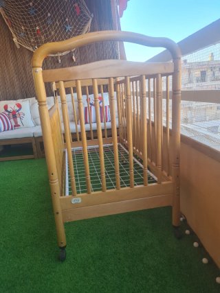Cuna de madera con colchón Danate