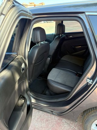 Opel Astra 2011