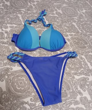 Bikini azul y turquesa con trenzado
