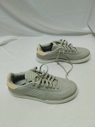 Sneakers Adidas grigie