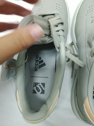 Sneakers Adidas grigie