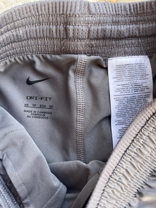 Pantalones cortos grises Nike
