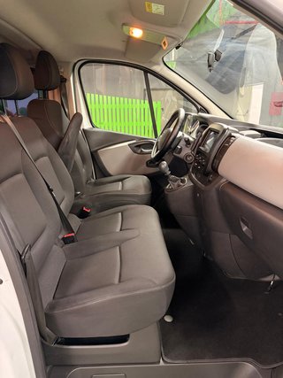 Nissan NV300 2017
