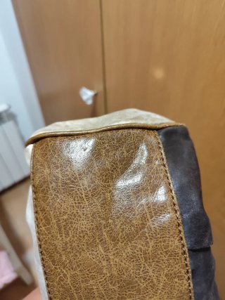 Bolso Guess Marrón y Dorado