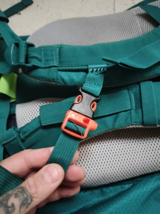 Mochila verde senderismo