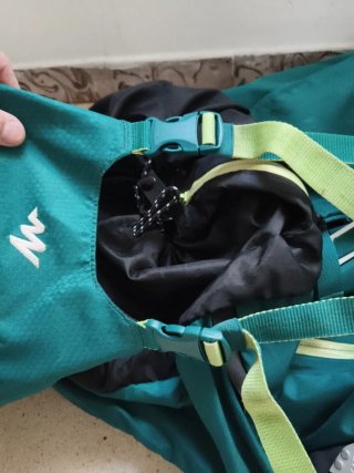 Mochila verde senderismo