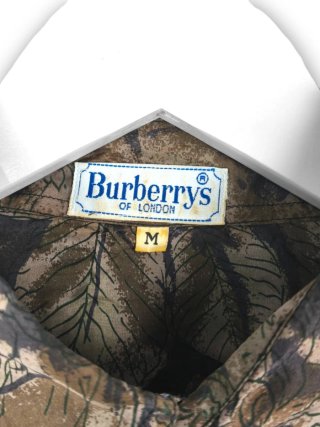 Camisa Estampada Manga Corta "Burberrys" Talla M