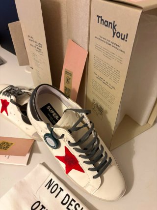 Golden Goose Superstar Blancas con Estrella Roja