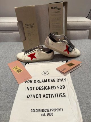 Golden Goose Superstar Blancas con Estrella Roja