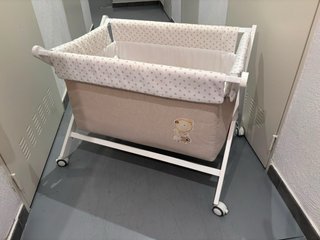 Mini Cuna de bebé Nature con osito INTERBABY